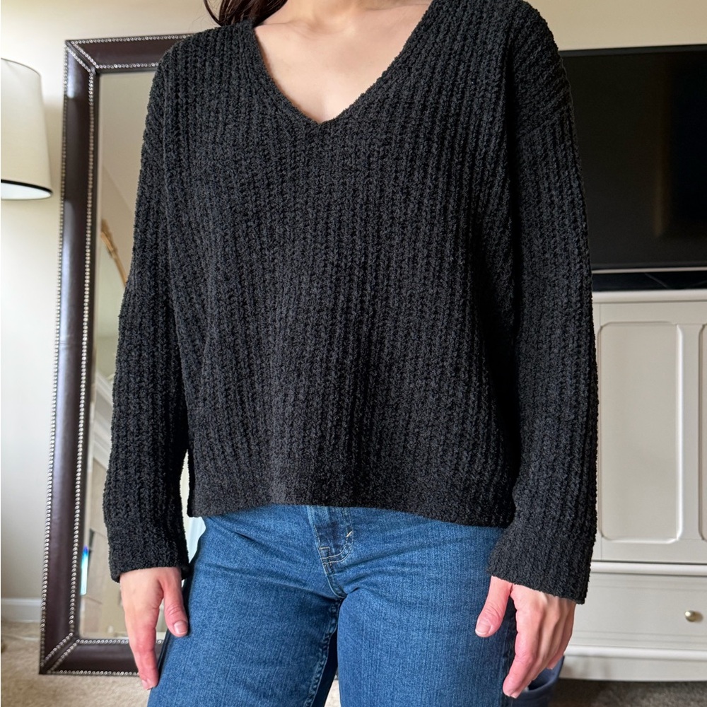 Express Black Ribbed V-Neck Women's Sweater